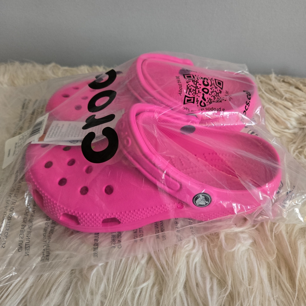 CROCS Kids Classic Clog in Bright Hot Pink - Picture 2 of 4